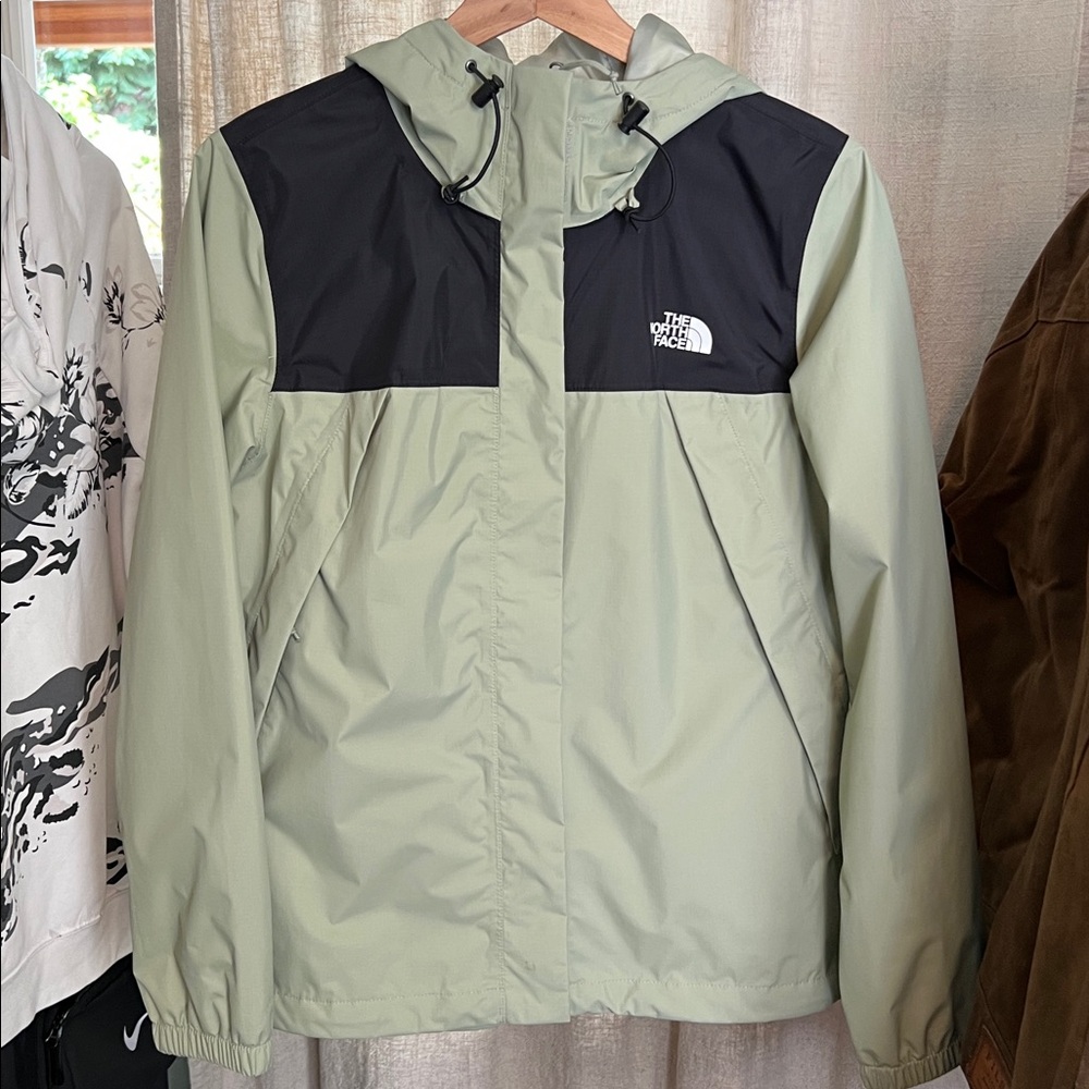 The North Face Black and Light Green Hooded Jacket women’s Small